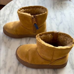 Cat & Jack Aria’s Winter boots